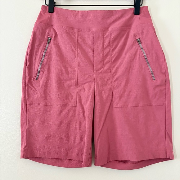 Athleta Trekkie North Mid Rise Bermuda Short Berry Rose Size 4 - Picture 13 of 14